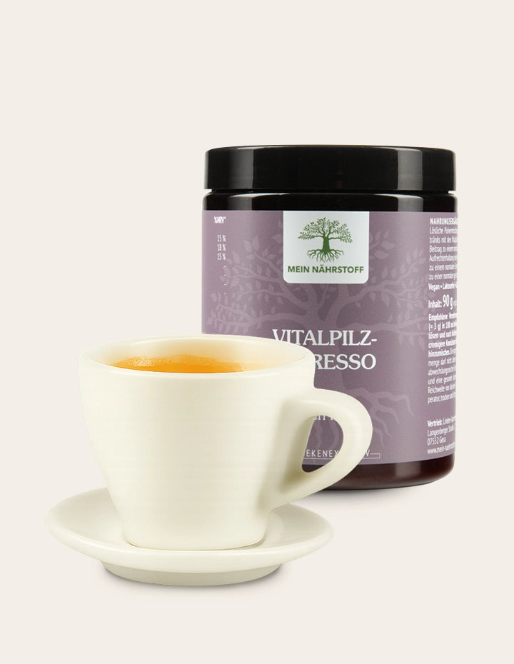 Tasse mit Vitalpilz-Espresso – aromatischer Pilz-Kaffee aus Reishi, Hericium und Cordyceps zur Unterstützung von Fokus und Balance